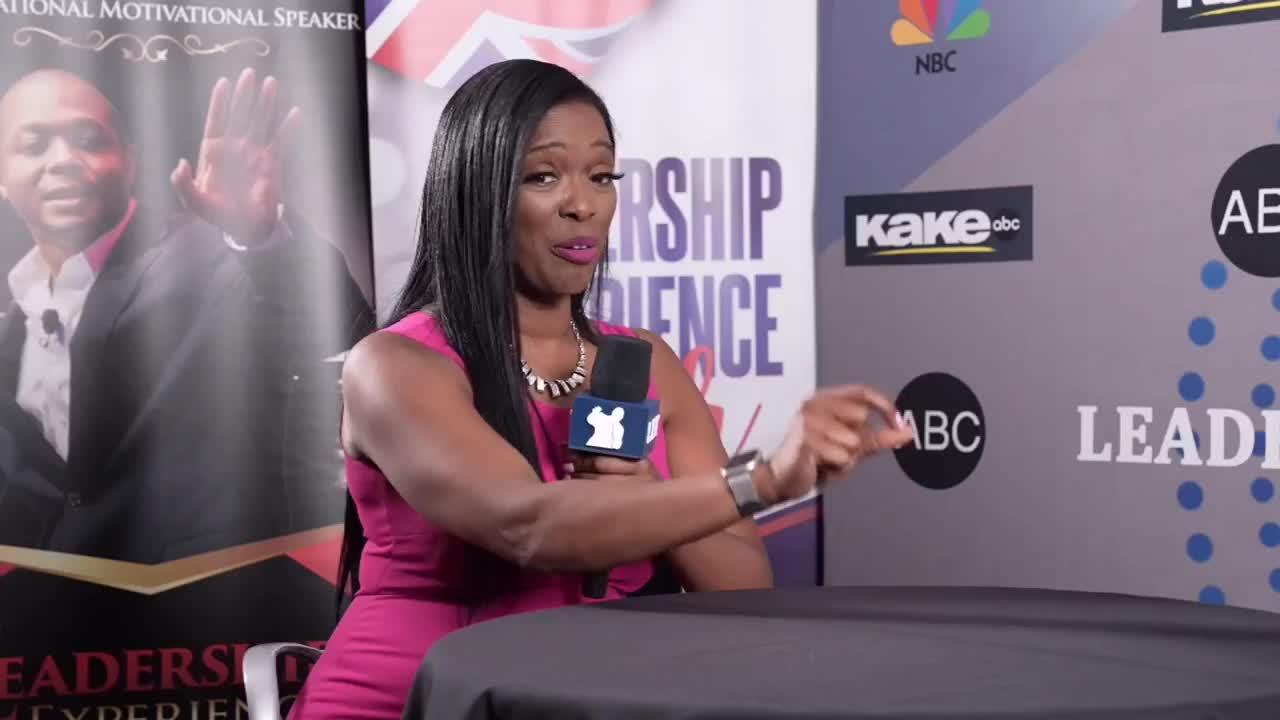 The Comeback Champion’s Code: Selling Equals Service with Che Brown